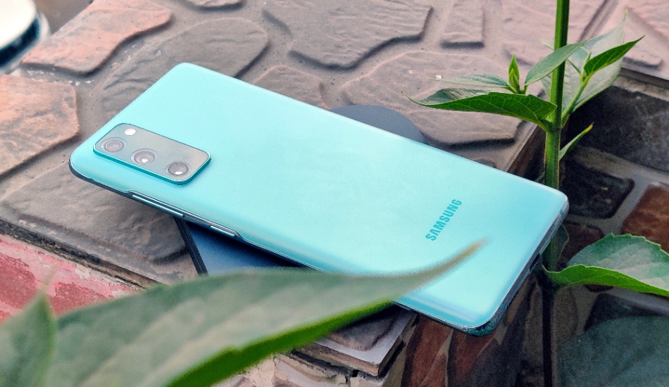 Samsung Galaxy S20 FE Review: Light on price but is it high on performance?