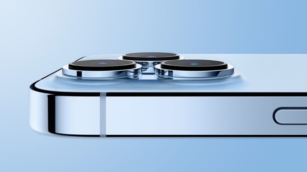 iPhone 15 series periscope lens