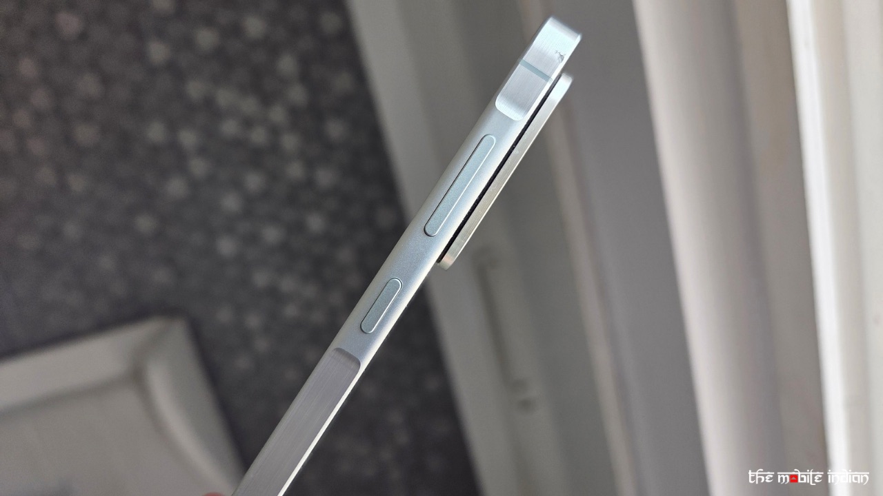 Galaxy A56 5G right spine