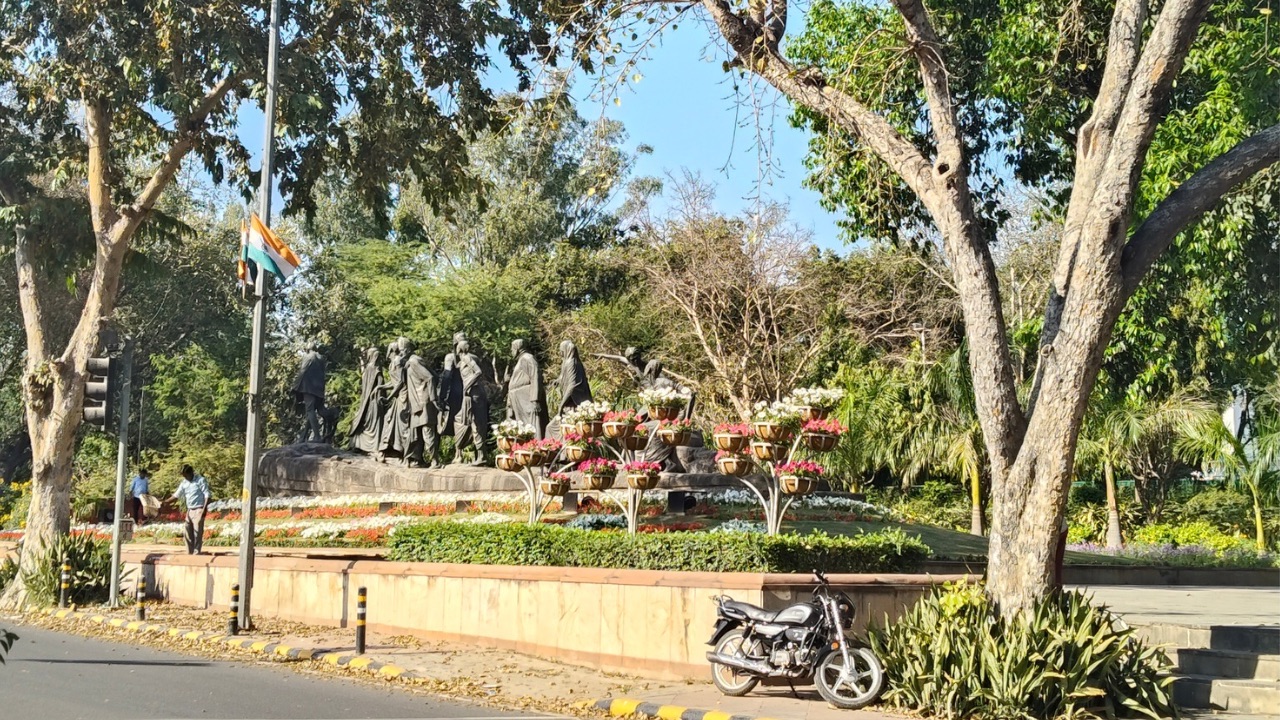 Oppo F29 5G outdoor shot