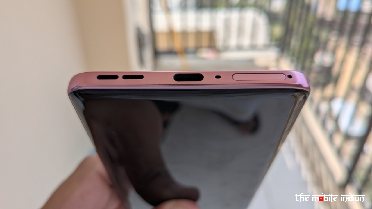 moto edge 60 fusion bottom