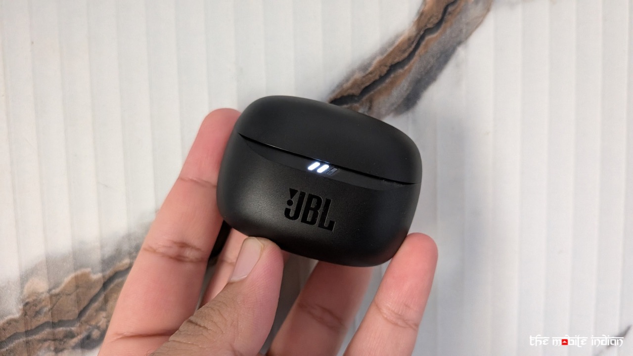 JBL Tune Beam 2 case front