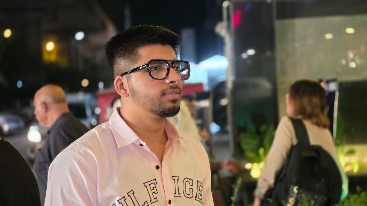 S25 edge artificial lighting