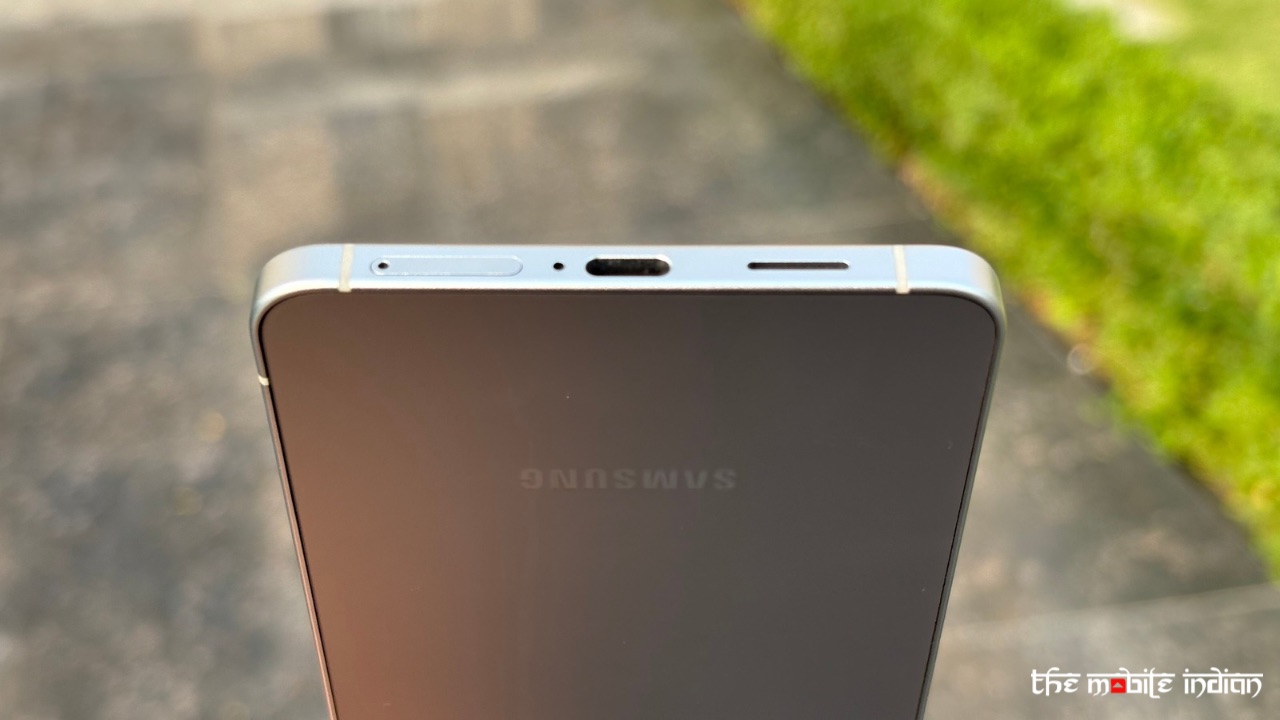 Samsung Galaxy S25 Edge bottom