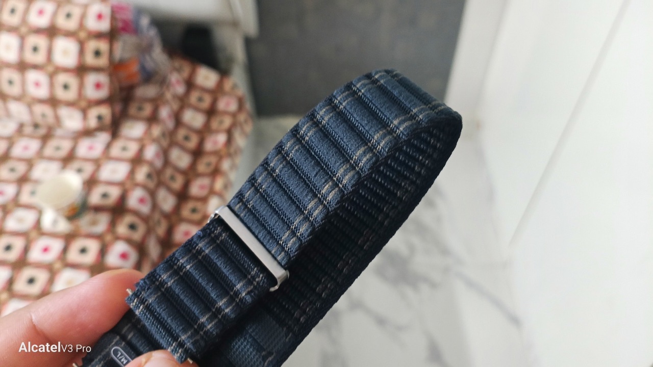 Alcatel V3 Pro 5G Artificial Light