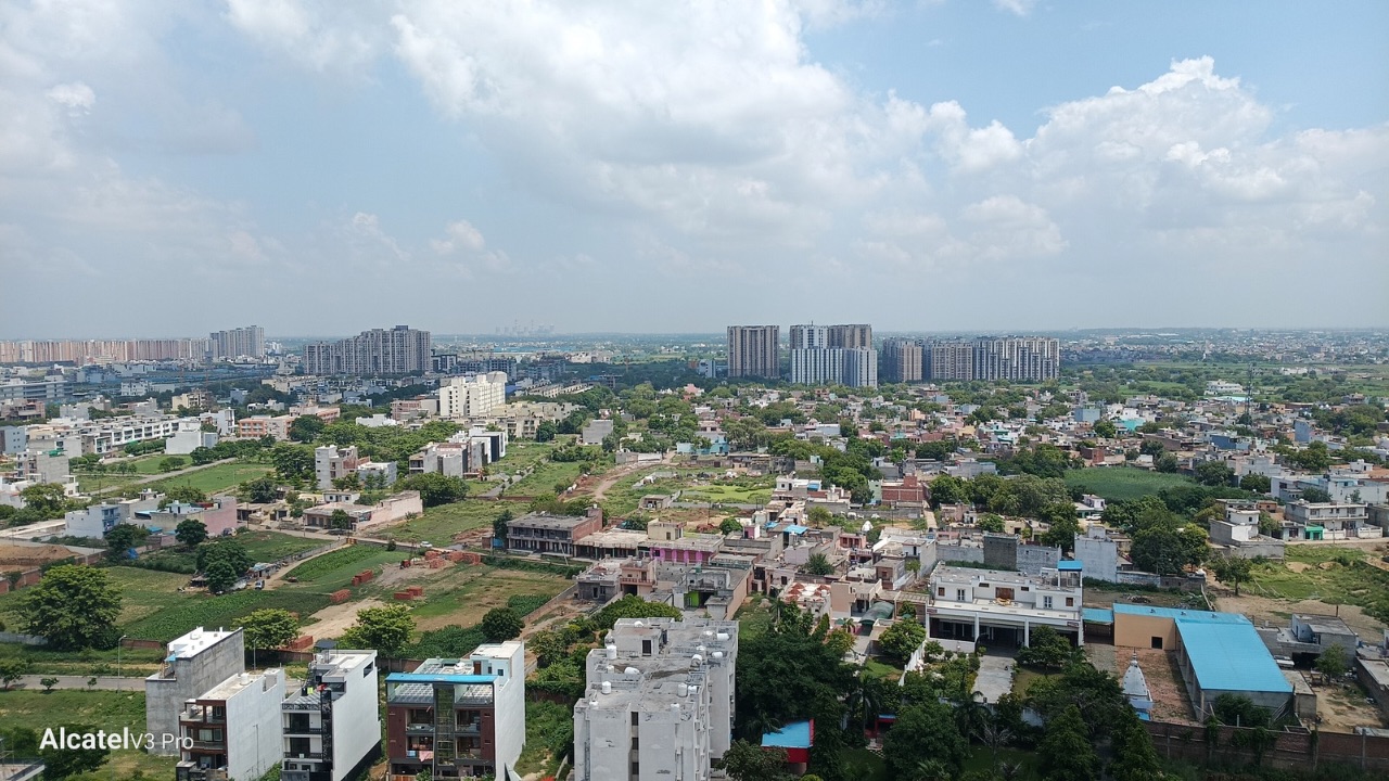 Alcatel V3 Pro 5G outdoors