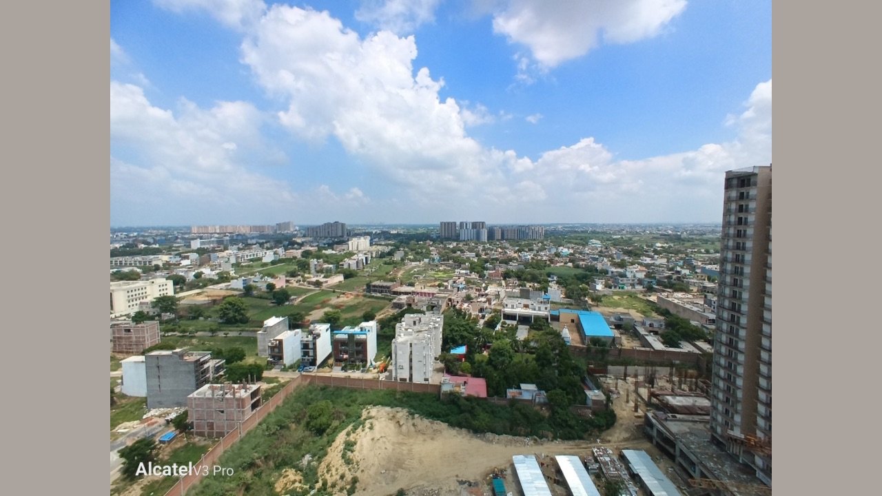 Alcatel V3 Pro 5G ultra-wide angle