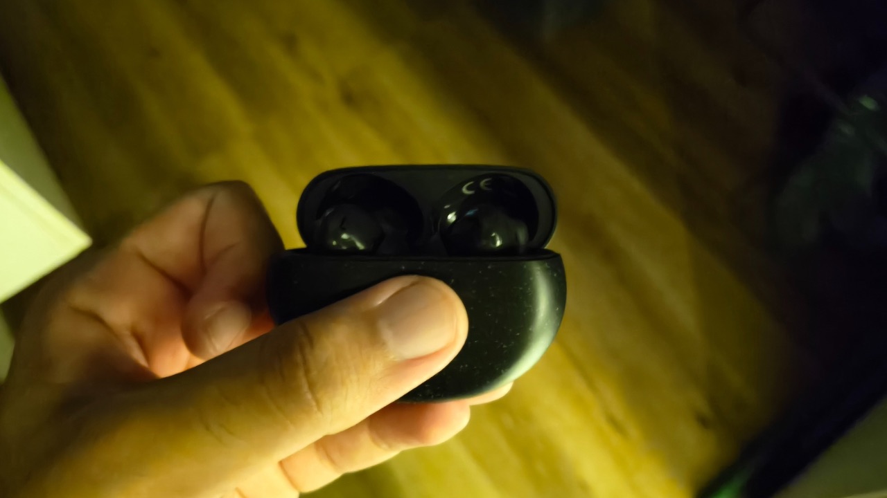 Oppo Reno 14 5G low light