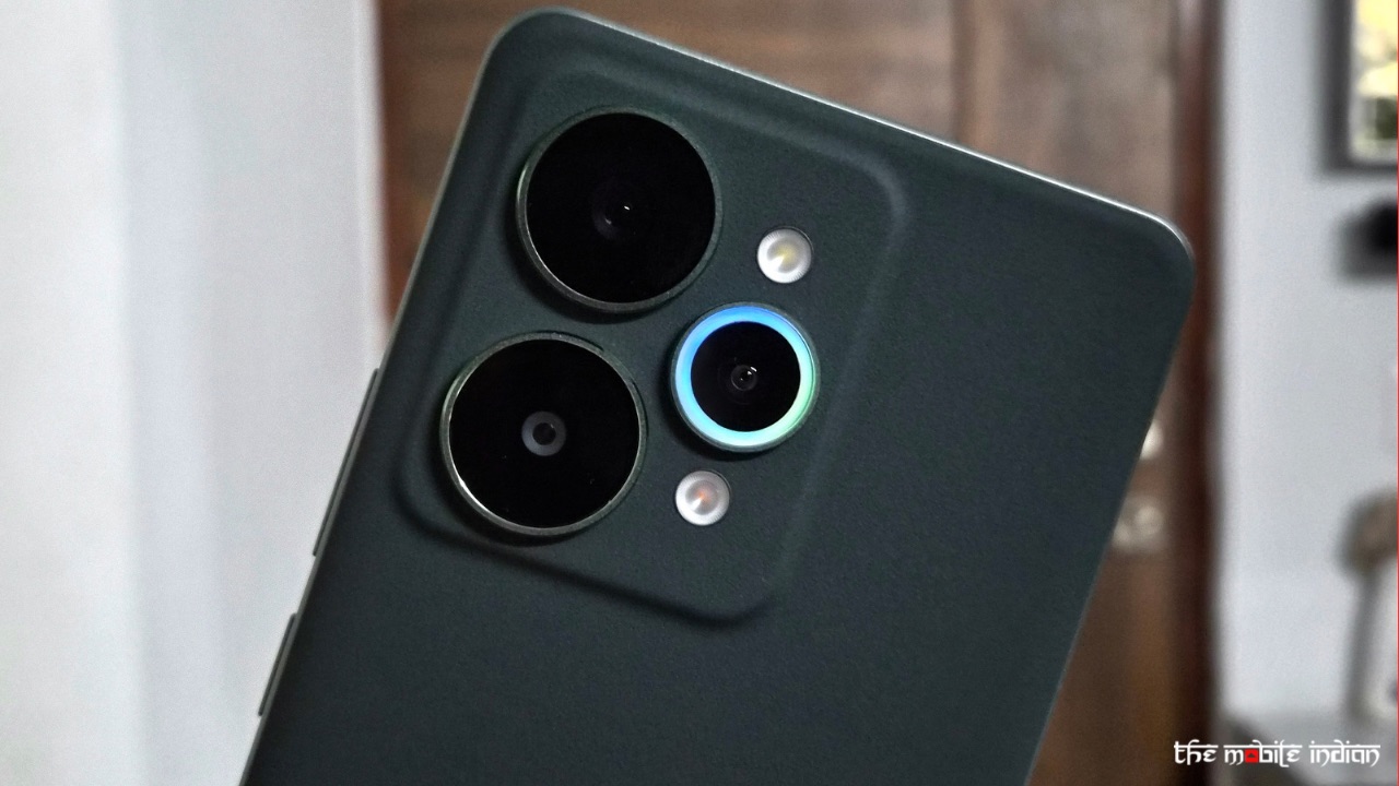 Realme 15 Pro 5G pulse Light