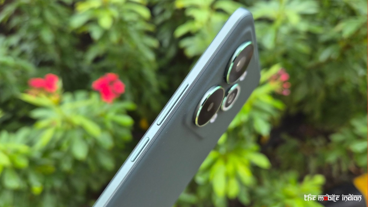 Realme 15 Pro 5G side