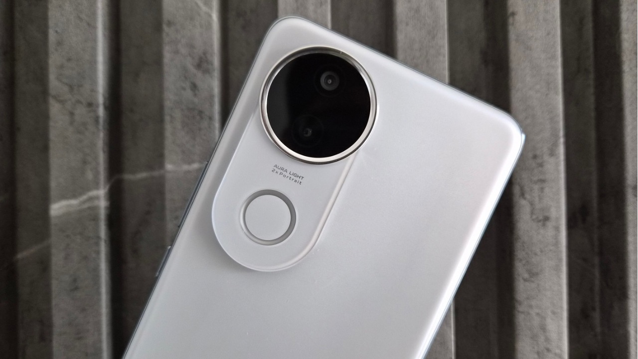 iQOO Z10R 5G cameras