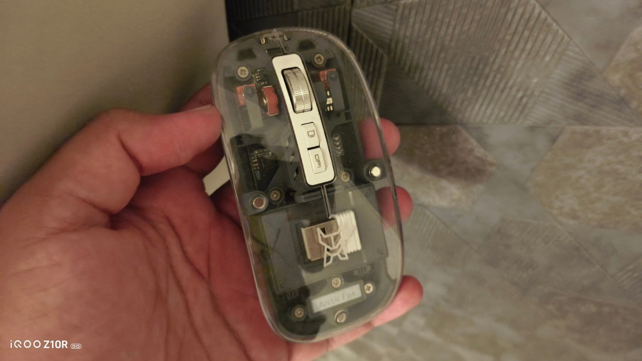 iQOO Z10R 5G low light