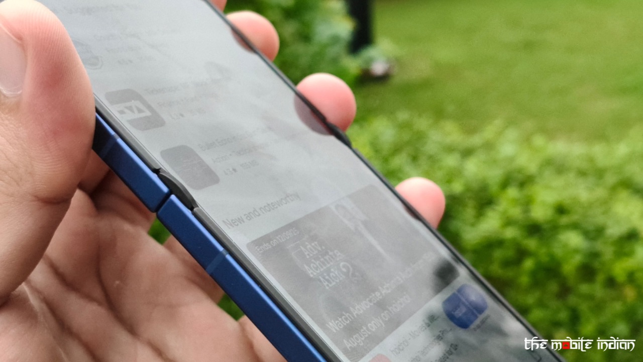 Galaxy Z Flip 7 crease 2