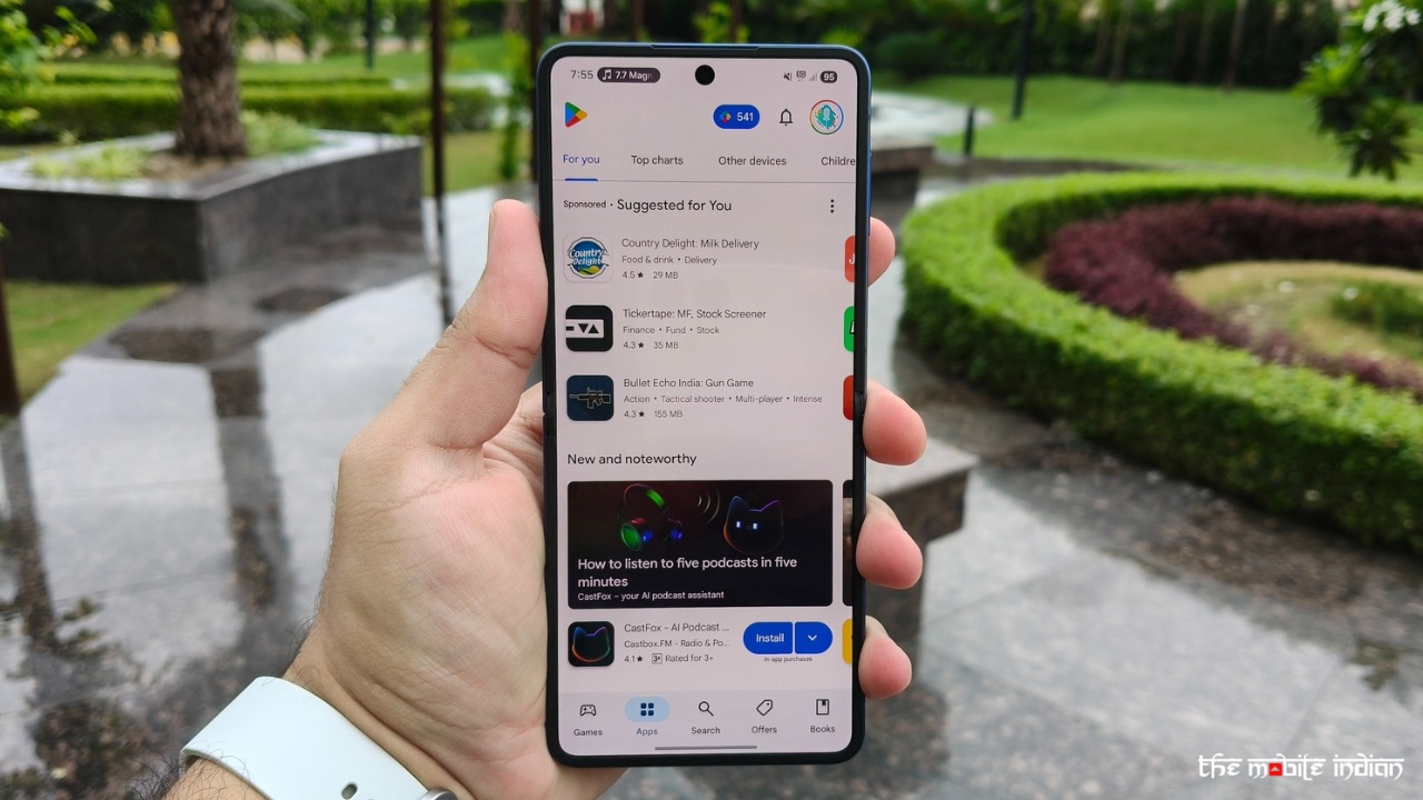 Galaxy Z Flip 7 display
