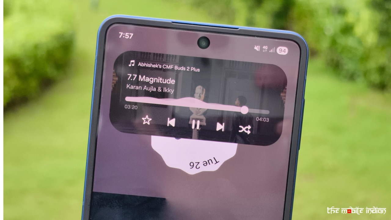 Galaxy Z Flip 7 punch hole