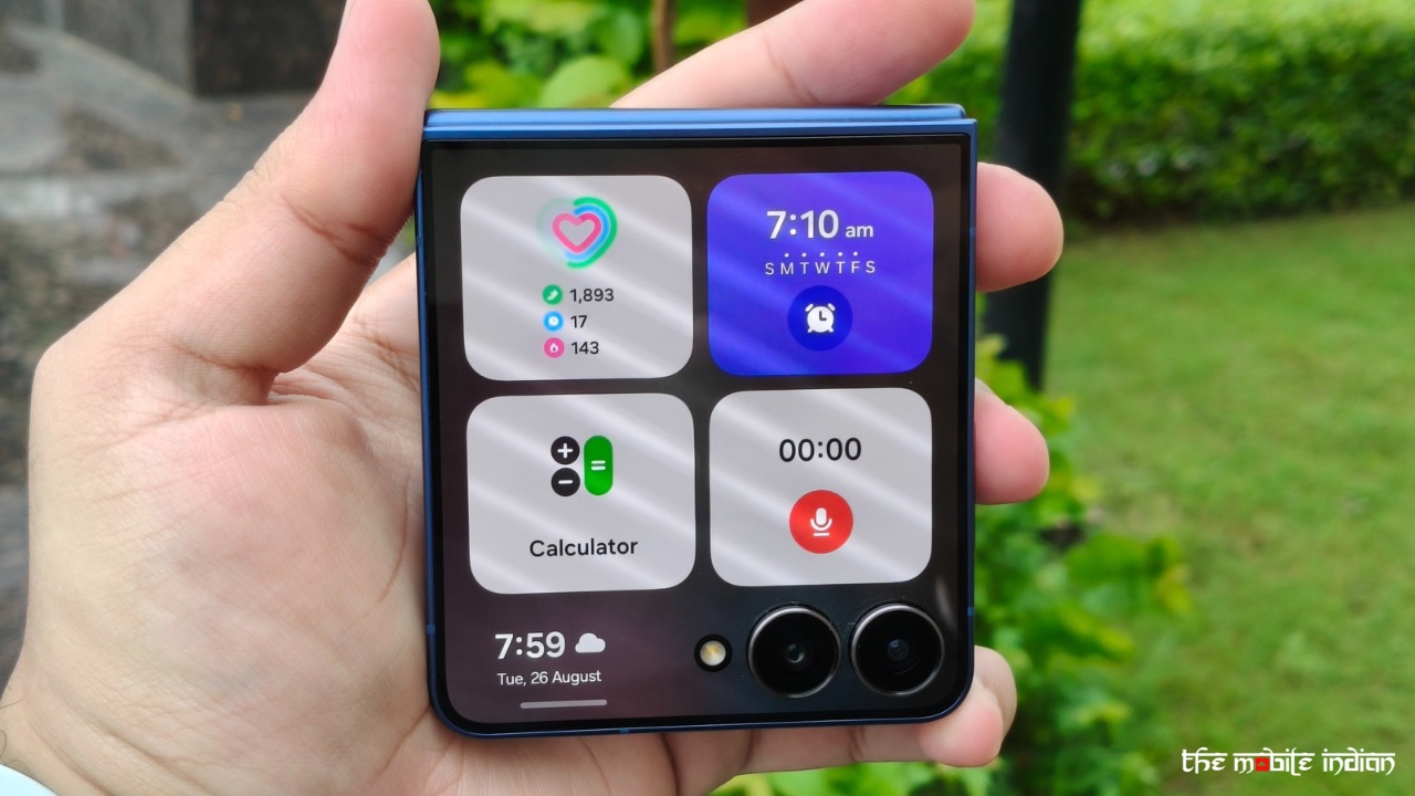 Galaxy Z Flip 7 widgets