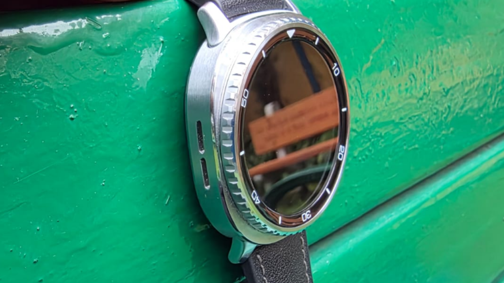 Watch 8 Classic rotating bezzel